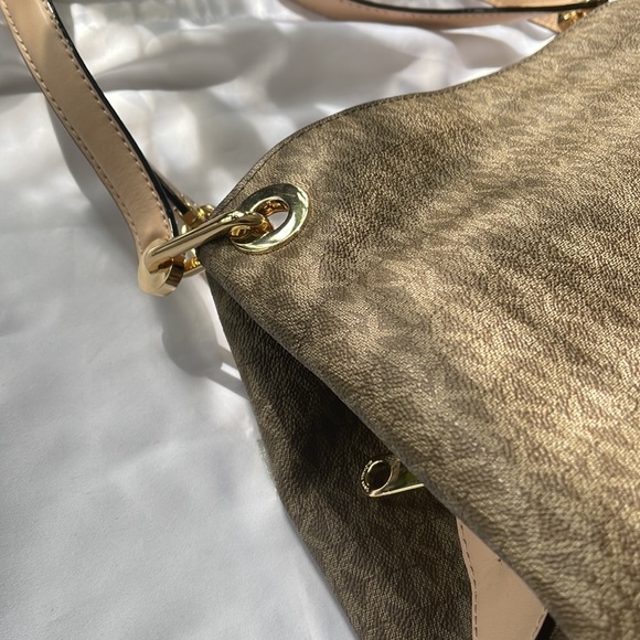 SOLD-Michael Kors Raven Large Shoulder Tote - Picture 8 of 11